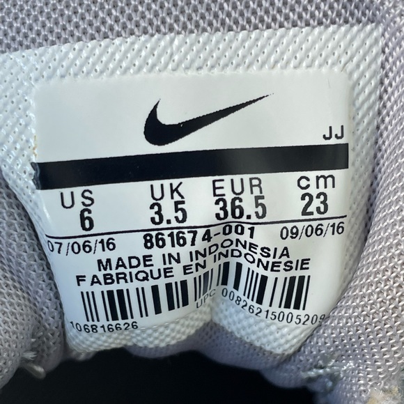 Nike Air Max Thea “Metallic Platinum” - Picture 6 of 7